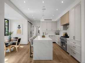 242 Playa Del Norte St, La Jolla CA 92037