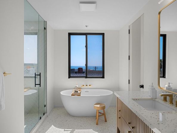 242 Playa Del Norte St, La Jolla CA 92037