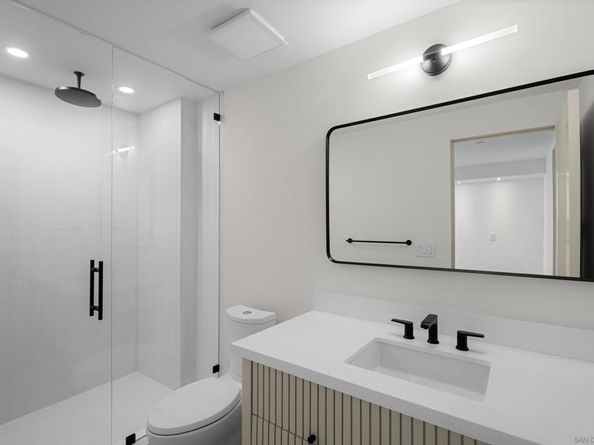 242 Playa Del Norte St, La Jolla CA 92037