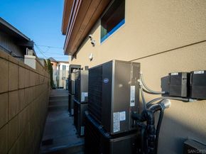 1230 Neptune Ave, Encinitas CA 92024