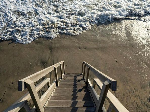 1230 Neptune Ave, Encinitas CA 92024