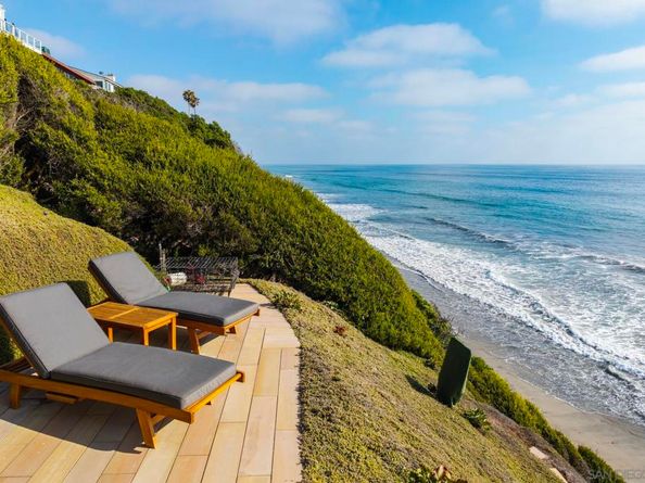 1230 Neptune Ave, Encinitas CA 92024