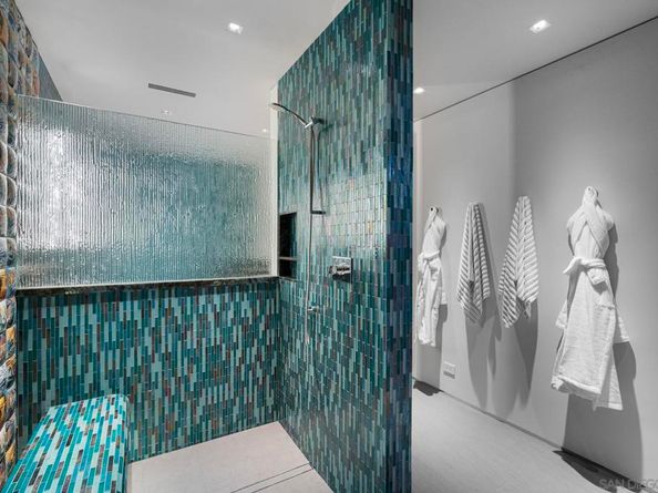 1230 Neptune Ave, Encinitas CA 92024