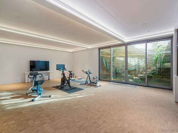 1230 Neptune Ave, Encinitas CA 92024