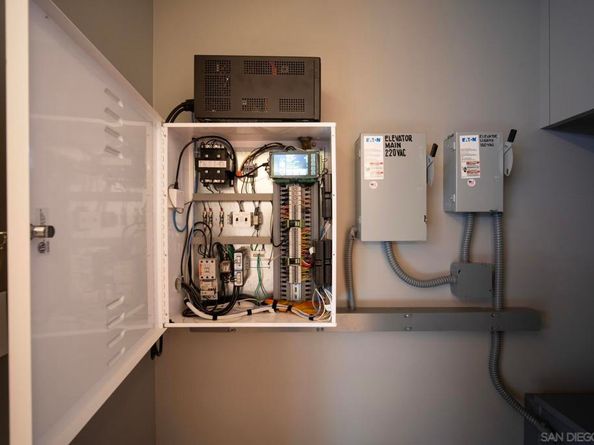 1230 Neptune Ave, Encinitas CA 92024