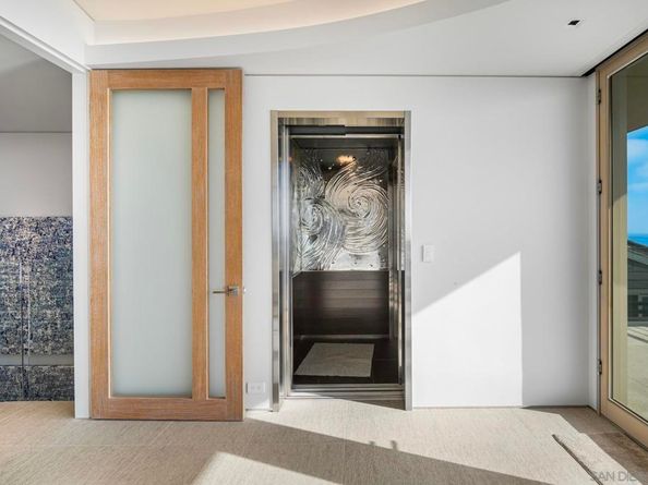 1230 Neptune Ave, Encinitas CA 92024