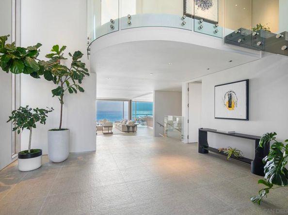 1230 Neptune Ave, Encinitas CA 92024