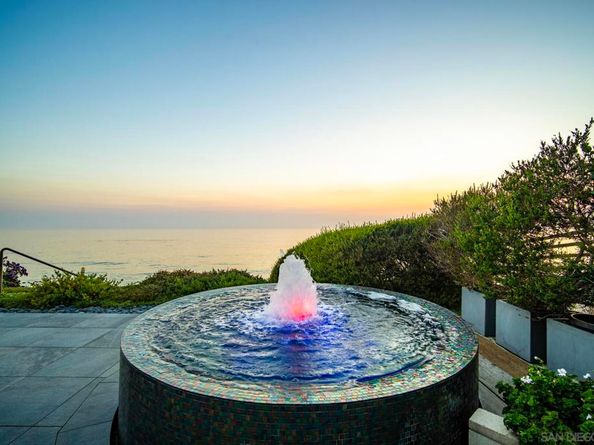 1230 Neptune Ave, Encinitas CA 92024