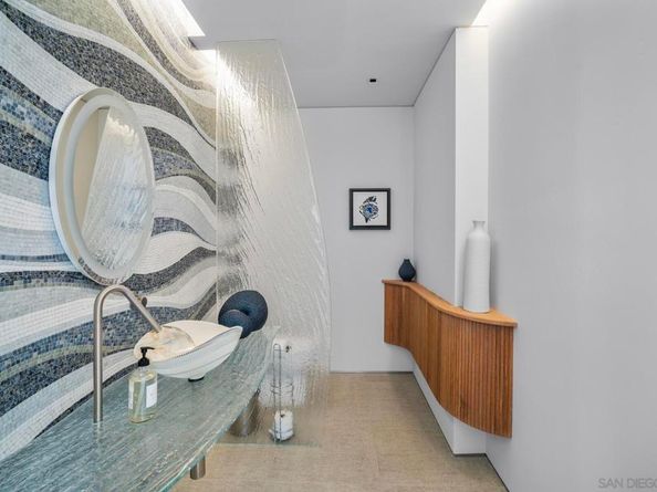 1230 Neptune Ave, Encinitas CA 92024