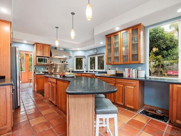 2238 Oceanview Rd, Oceanside CA 92056