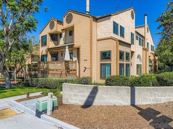 8896 Highwood Drive