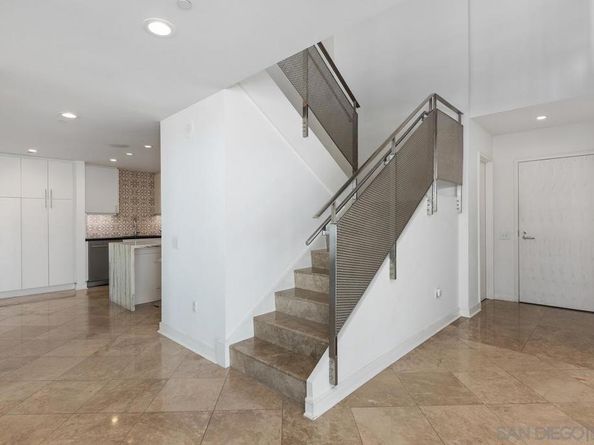 645 Front St 2004, San Diego CA 92101