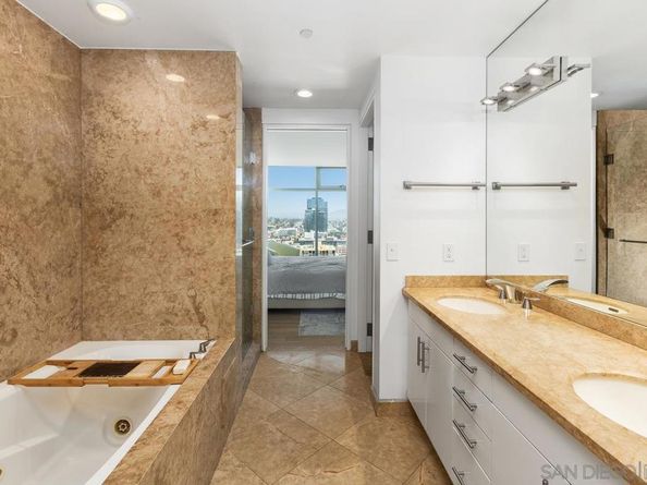645 Front St 2004, San Diego CA 92101