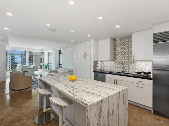 645 Front St 2004, San Diego CA 92101