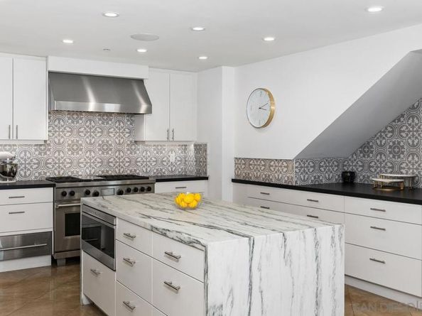 645 Front St 2004, San Diego CA 92101