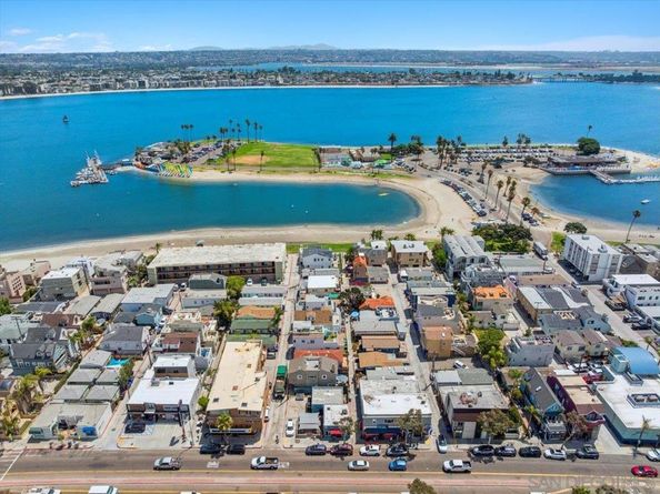 814 16 Pismo Ct., San Diego CA 92109