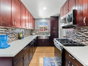 240 Ledgewood Ln, San Diego CA 92114
