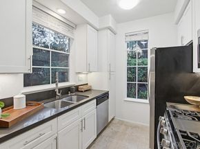 3606 Bernwood Pl 9, San Diego CA 92130