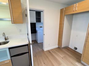 1011 Knowles Ave., Carlsbad CA 92008