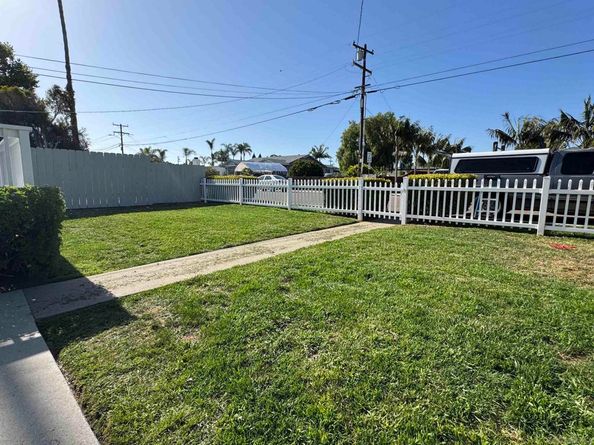 1011 Knowles Ave., Carlsbad CA 92008