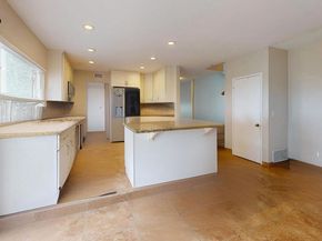 625 E J, Chula Vista CA 91910