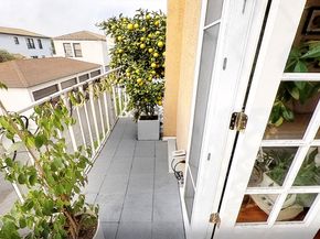2215 Oak Street 202, Santa Monica CA 90405