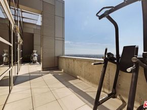 1155 S Grand Avenue 2107, Los Angeles CA 90015