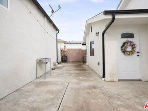 10554 Lanark Street, Sun Valley CA 91352