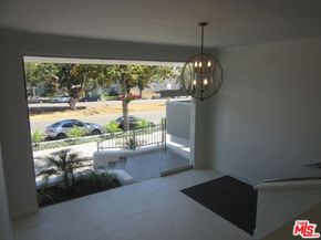 537 San Vicente Boulevard, Santa Monica CA 90402