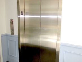 537 San Vicente Boulevard, Santa Monica CA 90402