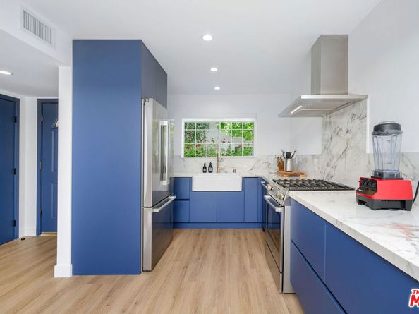 26250 Alizia Canyon Drive, Calabasas CA 91302