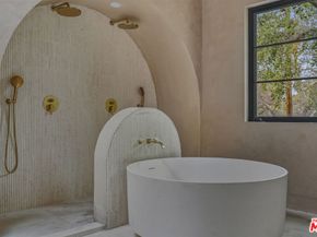 14000 Otsego Street, Sherman Oaks CA 91423