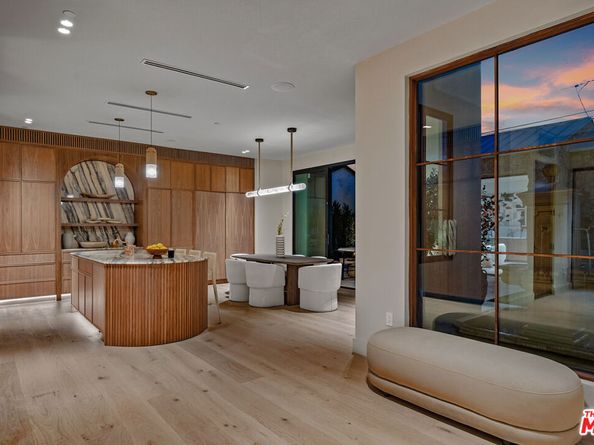 14000 Otsego Street, Sherman Oaks CA 91423