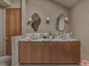 14000 Otsego Street, Sherman Oaks CA 91423