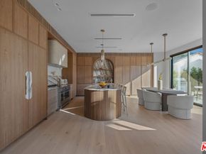 14000 Otsego Street, Sherman Oaks CA 91423