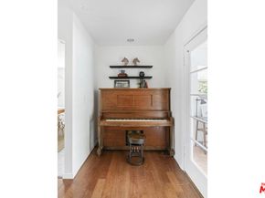 11465 Cumpston Street, North Hollywood CA 91601