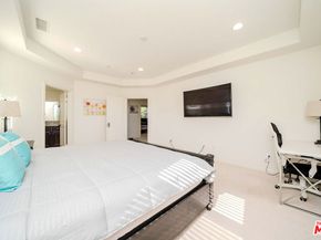 9849 Dreams Lane, San Fernando CA 91345