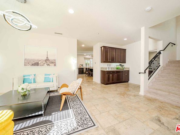 9849 Dreams Lane, San Fernando CA 91345