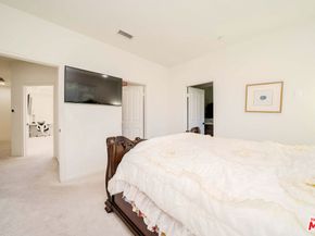 9849 Dreams Lane, San Fernando CA 91345