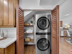 2504 Ocean Avenue, Venice CA 90291