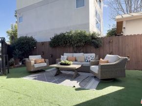 2504 Ocean Avenue, Venice CA 90291