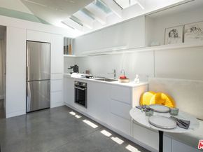 1060 Nowita Place, Venice CA 90291