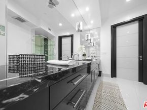 1318 Roxbury Drive 219, Los Angeles CA 90035