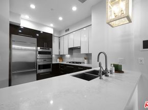 1318 Roxbury Drive 219, Los Angeles CA 90035