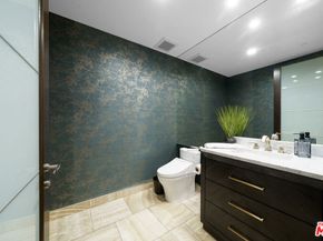 1318 Roxbury Drive 219, Los Angeles CA 90035