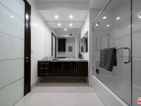 1318 Roxbury Drive 219, Los Angeles CA 90035