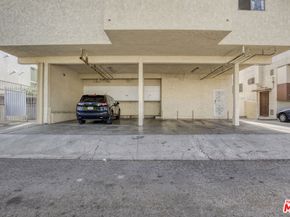 1133 S Spaulding Avenue 4, Los Angeles CA 90019