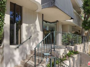 11645 Montana Avenue 215, Los Angeles CA 90049