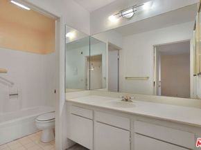 11645 Montana Avenue 215, Los Angeles CA 90049