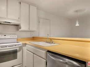 11645 Montana Avenue 215, Los Angeles CA 90049